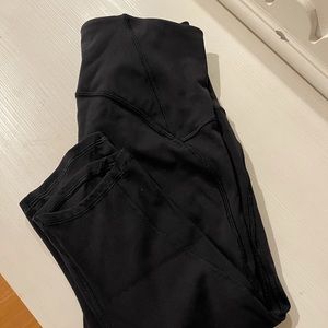 black lululemon leggings